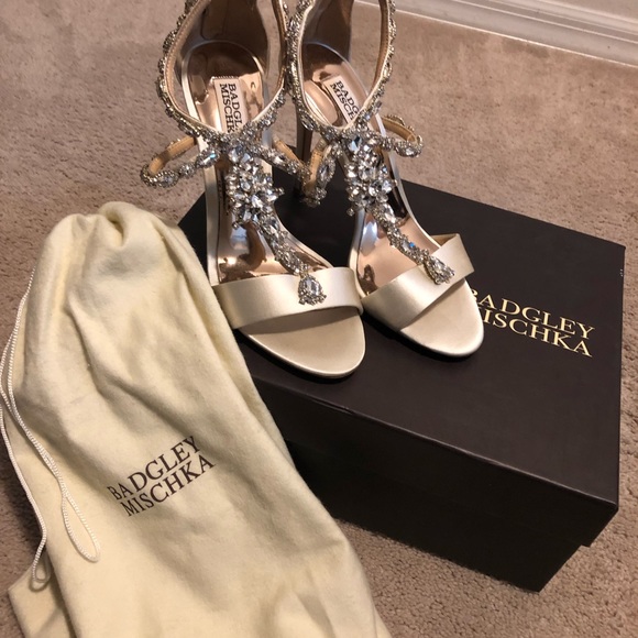 Lindas zapatillas de BADGLEY MISCHAKA - Picture 5 of 5